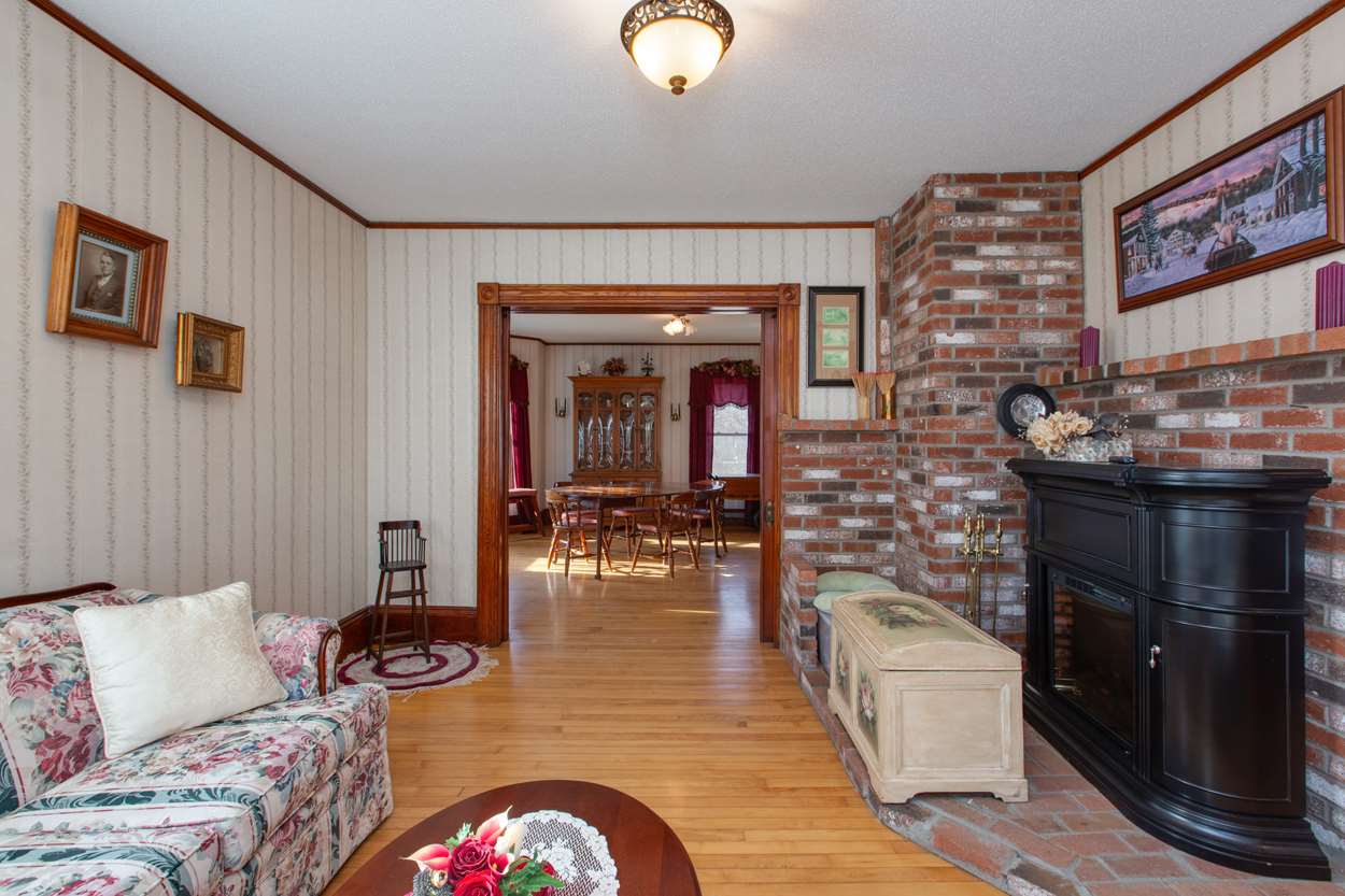 537 Mammoth Road Londonderry, NH 03053 - Photo 5 of 40 Gallery Image 5