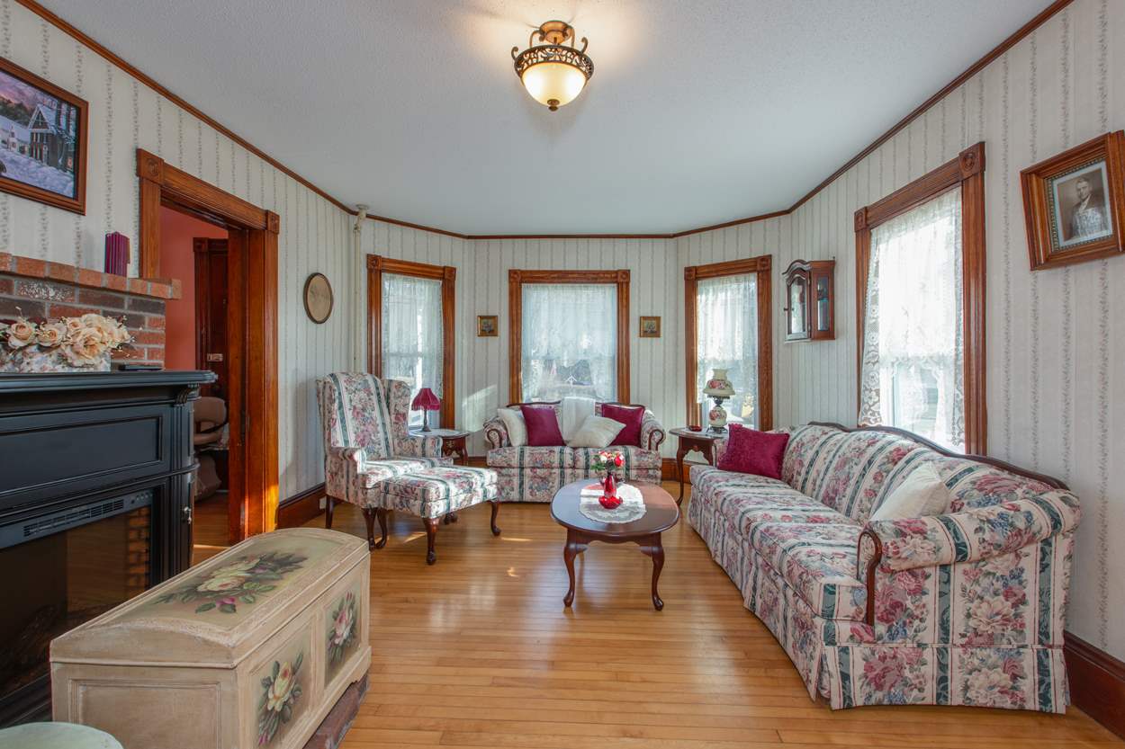 537 Mammoth Road Londonderry, NH 03053 - Photo 6 of 40 Gallery Image 6