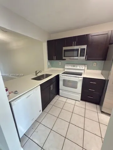 $1,990 | 422 Northeast 210th Cir Terrace, Unit 1031, Miami, FL 33179