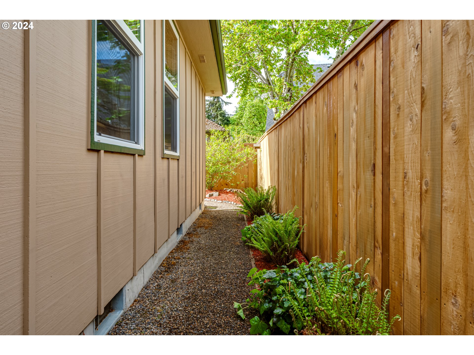 1547 Canal Street Springfield, OR 97477 - Photo 37 of 37 a view of a house with backyard and garden