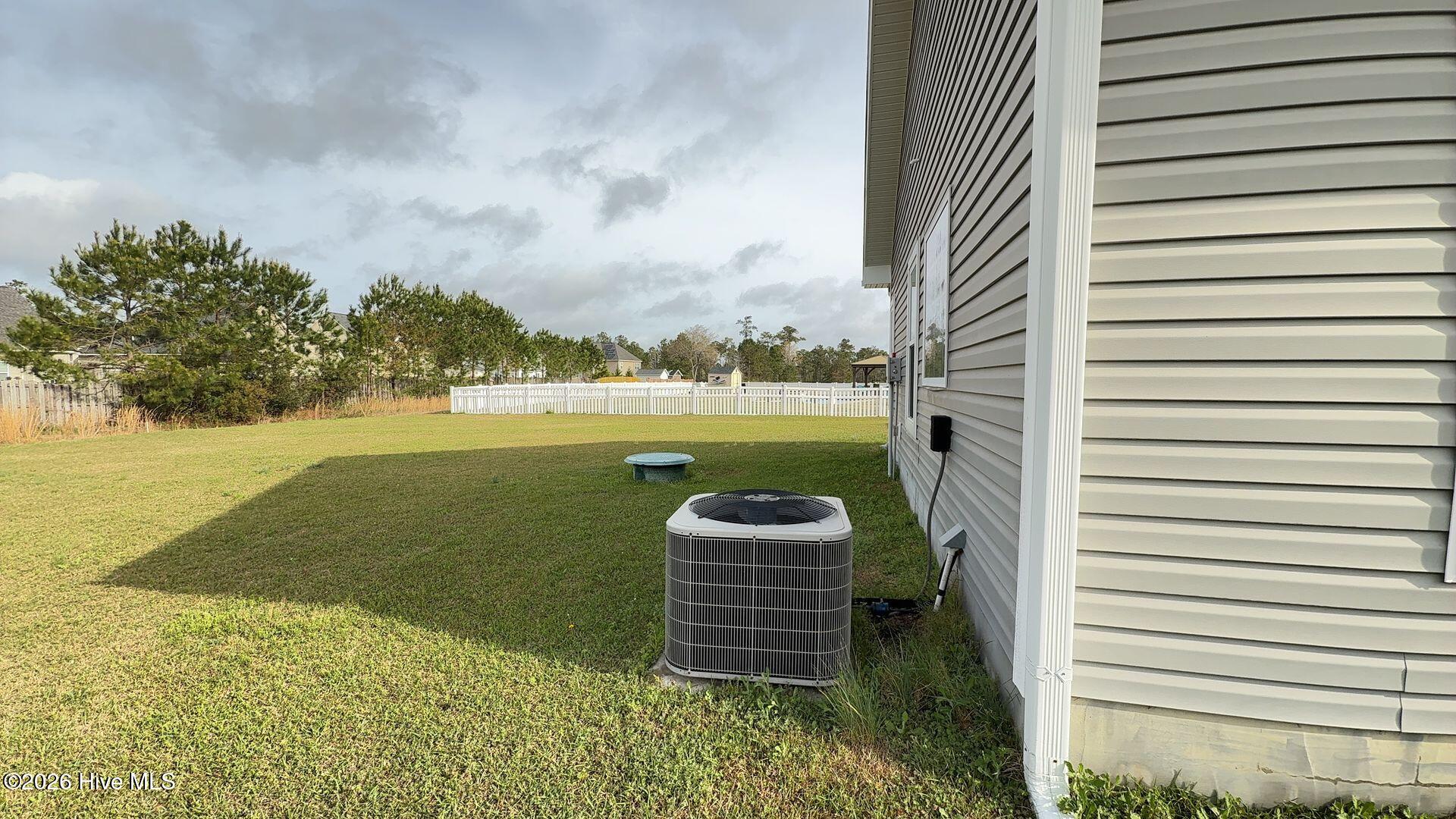 124 Farmstead Place Maple Hill, NC 28454 - Photo 3 of 4 da73191b-0d45-495f-bf0e-7ff089276c7b