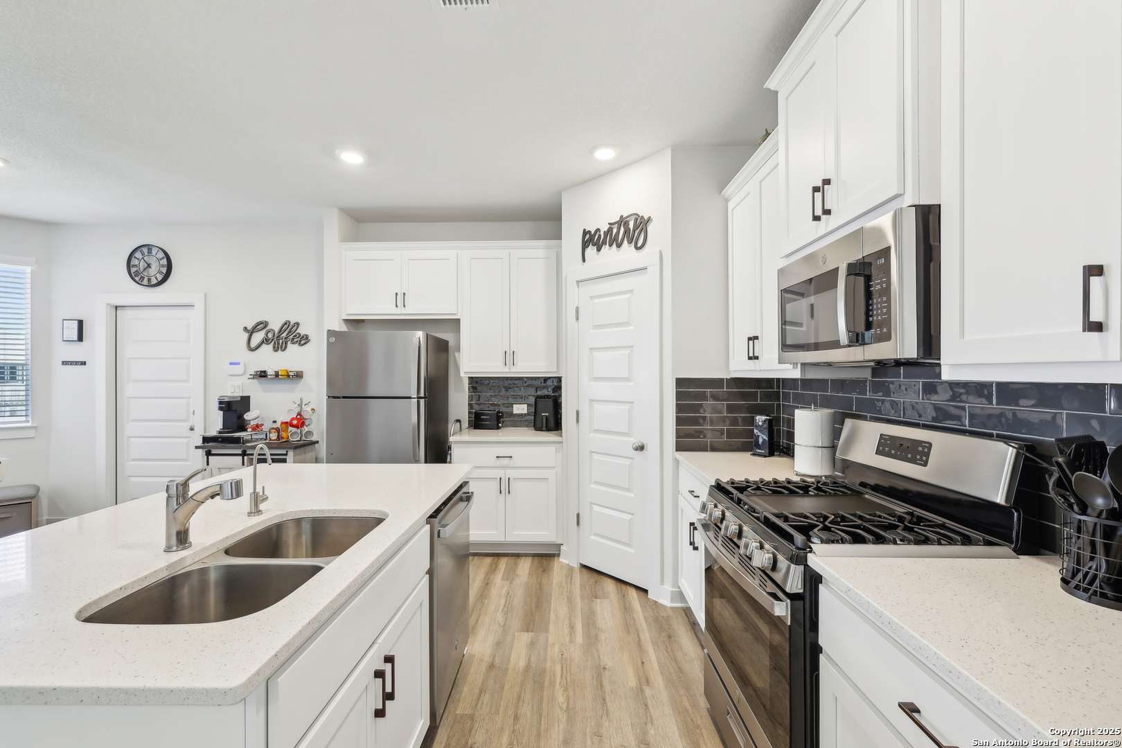 306 Banff Drive Kyle, TX 78640 - Photo 13 of 28