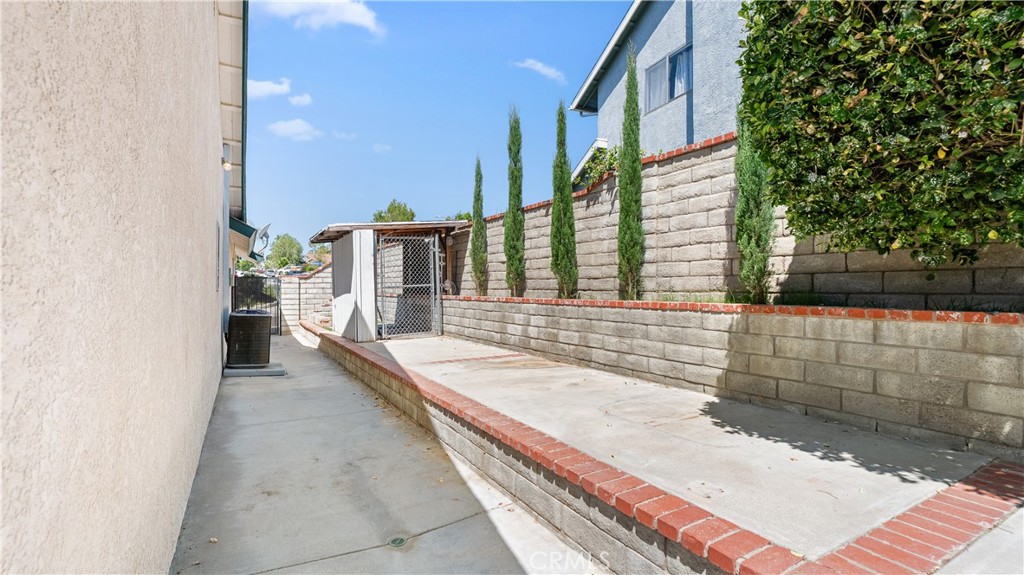 28924 Raintree Lane Saugus, CA 91390 - Photo 36 of 47