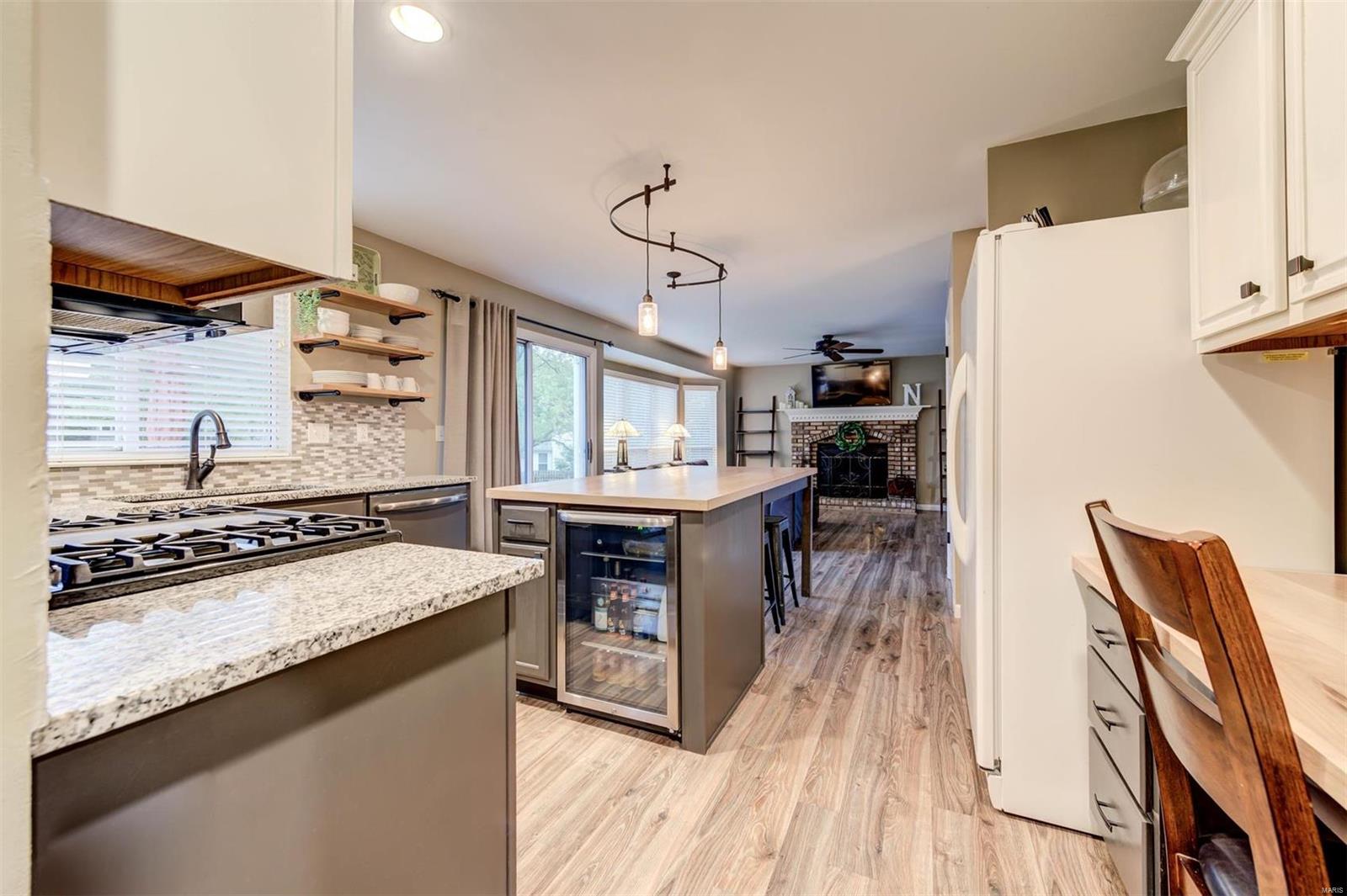 419 Stryker Court Ballwin, MO 63021 - Photo 11 of 49 Gallery Image 11