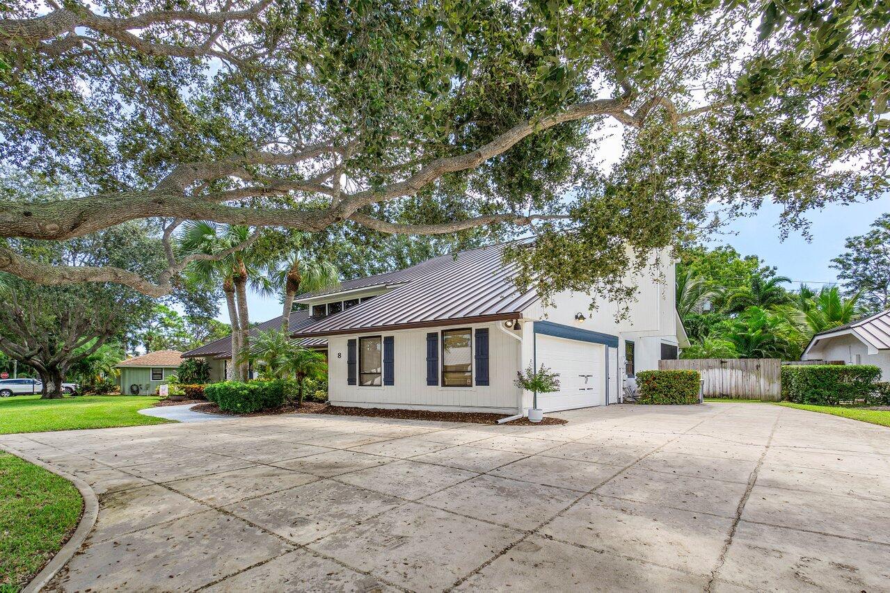 8 Shady Lane Tequesta, FL 33469 - Photo 4 of 53 004-8ShadyLane-Jupiter-FL-33469-SMALL