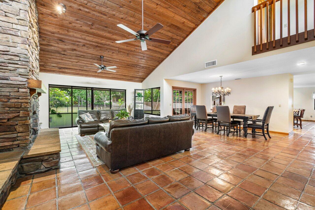 8 Shady Lane Tequesta, FL 33469 - Photo 7 of 53 007-8ShadyLane-Jupiter-FL-33469-SMALL