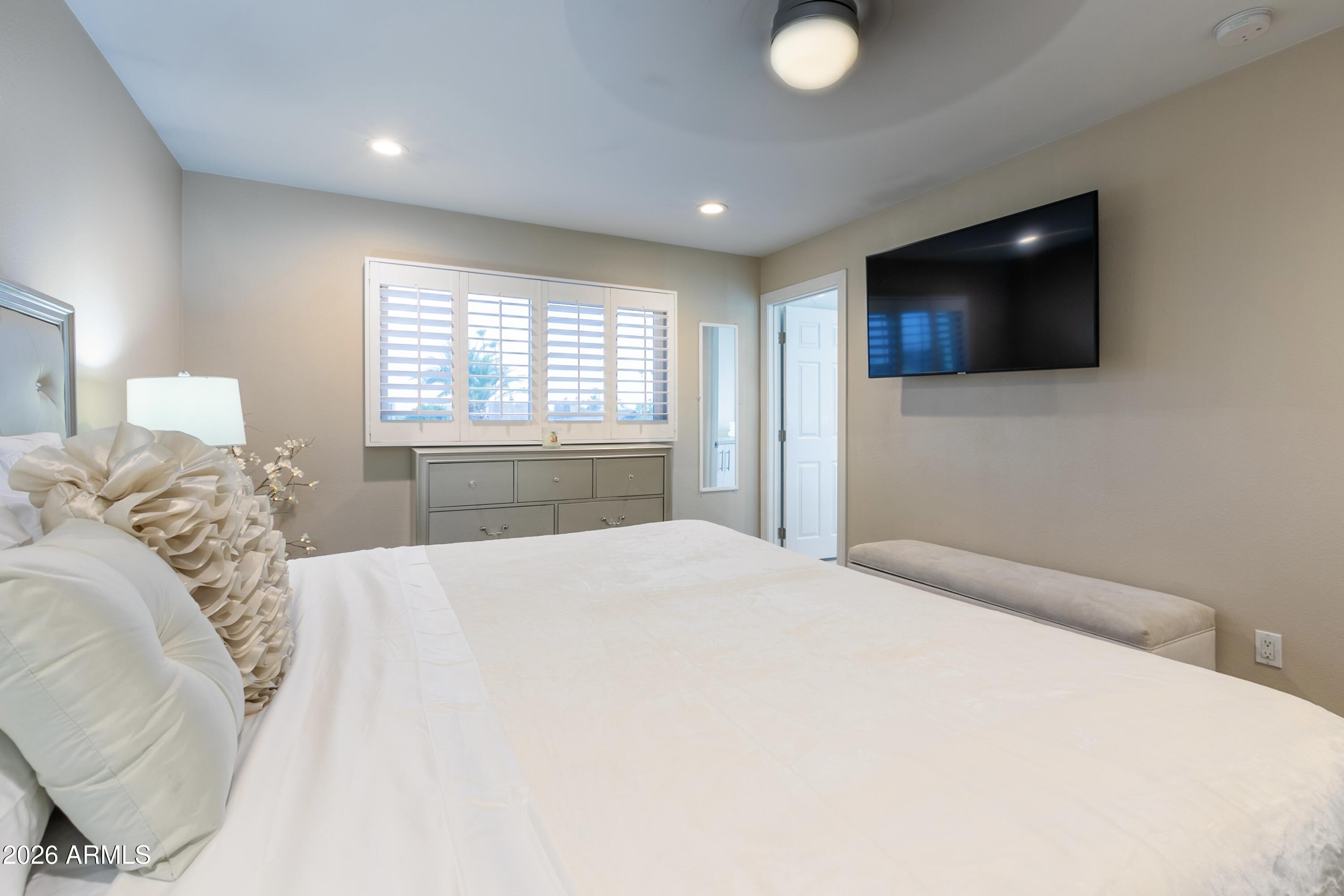 8249 East Redwing Road Scottsdale, AZ 85250 - Photo 17 of 53 2022-08-15 13.34.48 (5)