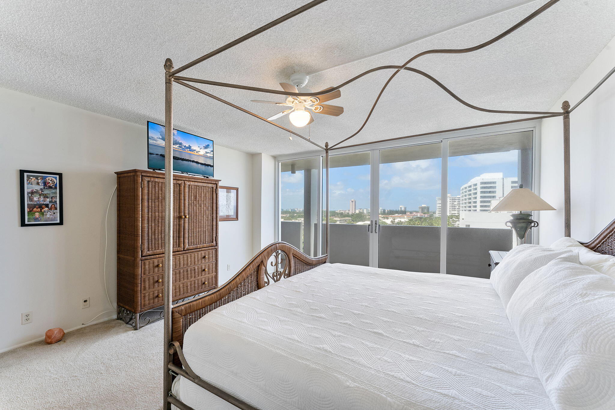 2000 South Ocean Boulevard, Unit 10H Boca Raton, FL 33432 - Photo 18 of 54 a bedroom with a bed and a mirror