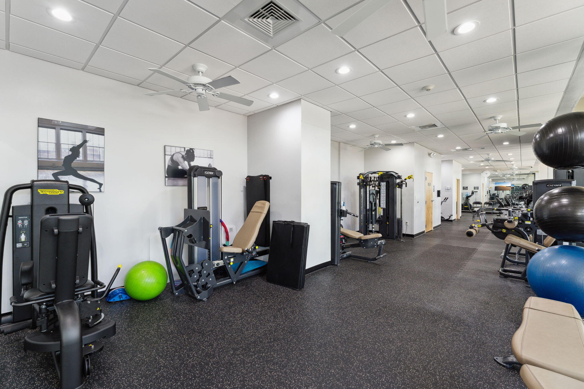 2000 South Ocean Boulevard, Unit 10H Boca Raton, FL 33432 - Photo 47 of 54 a view of a room with gym equipment