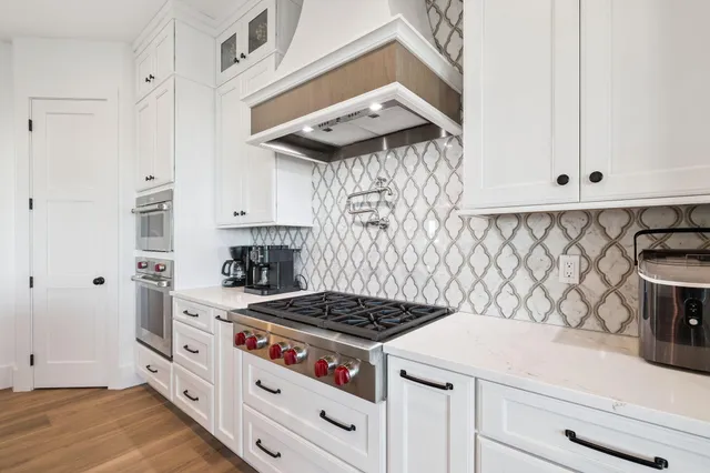 $4,100,000 | 754 Harbor Boulevard, Destin, FL 32541