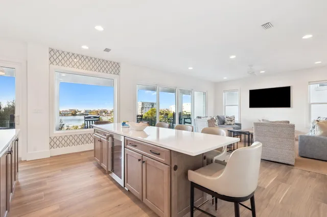 $4,100,000 | 754 Harbor Boulevard, Destin, FL 32541