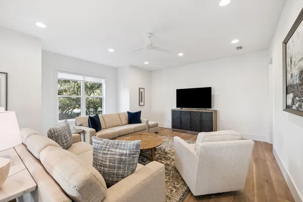 $3,900,000 | 754 Harbor Boulevard, Destin, FL 32541
