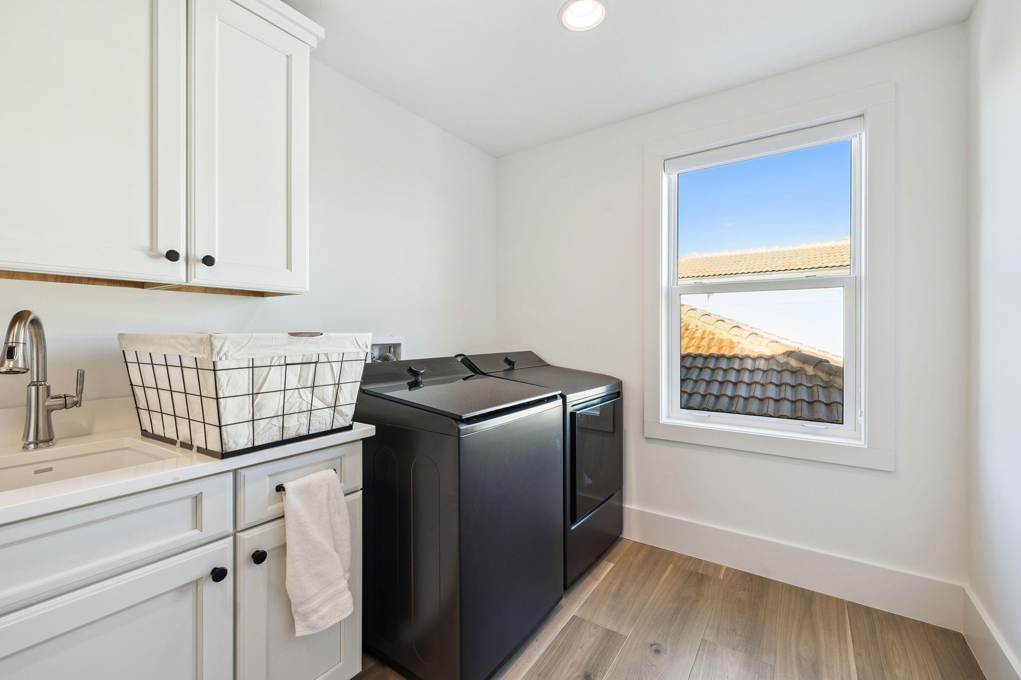 754 Harbor Boulevard Destin, FL 32541 - Photo 40 of 54 Laundry room