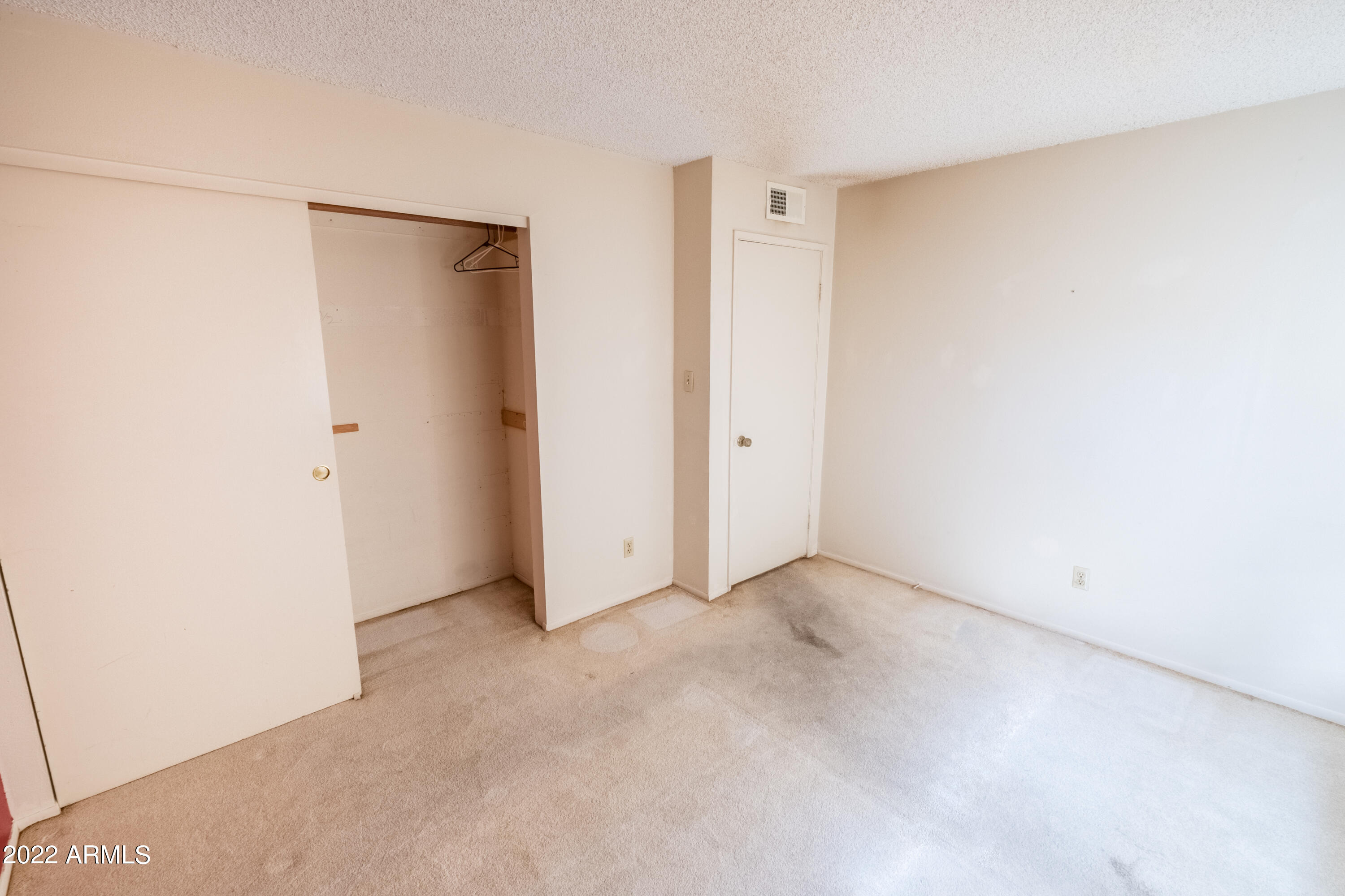 5525 East Thomas Road, Unit J2 Phoenix, AZ 85018 - Photo 11 of 21 Second Bedroom (2)