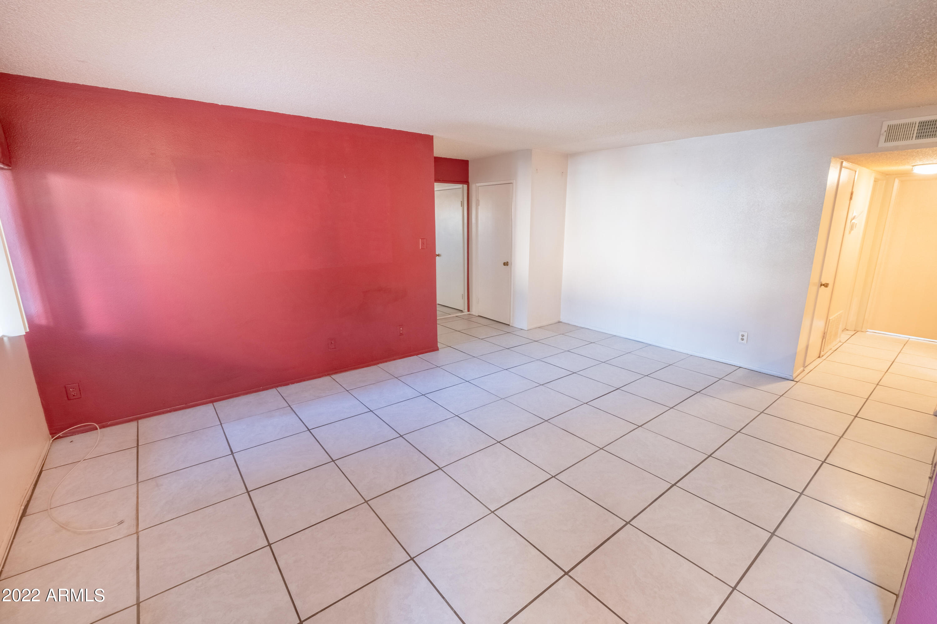5525 East Thomas Road, Unit J2 Phoenix, AZ 85018 - Photo 4 of 21 family room 3