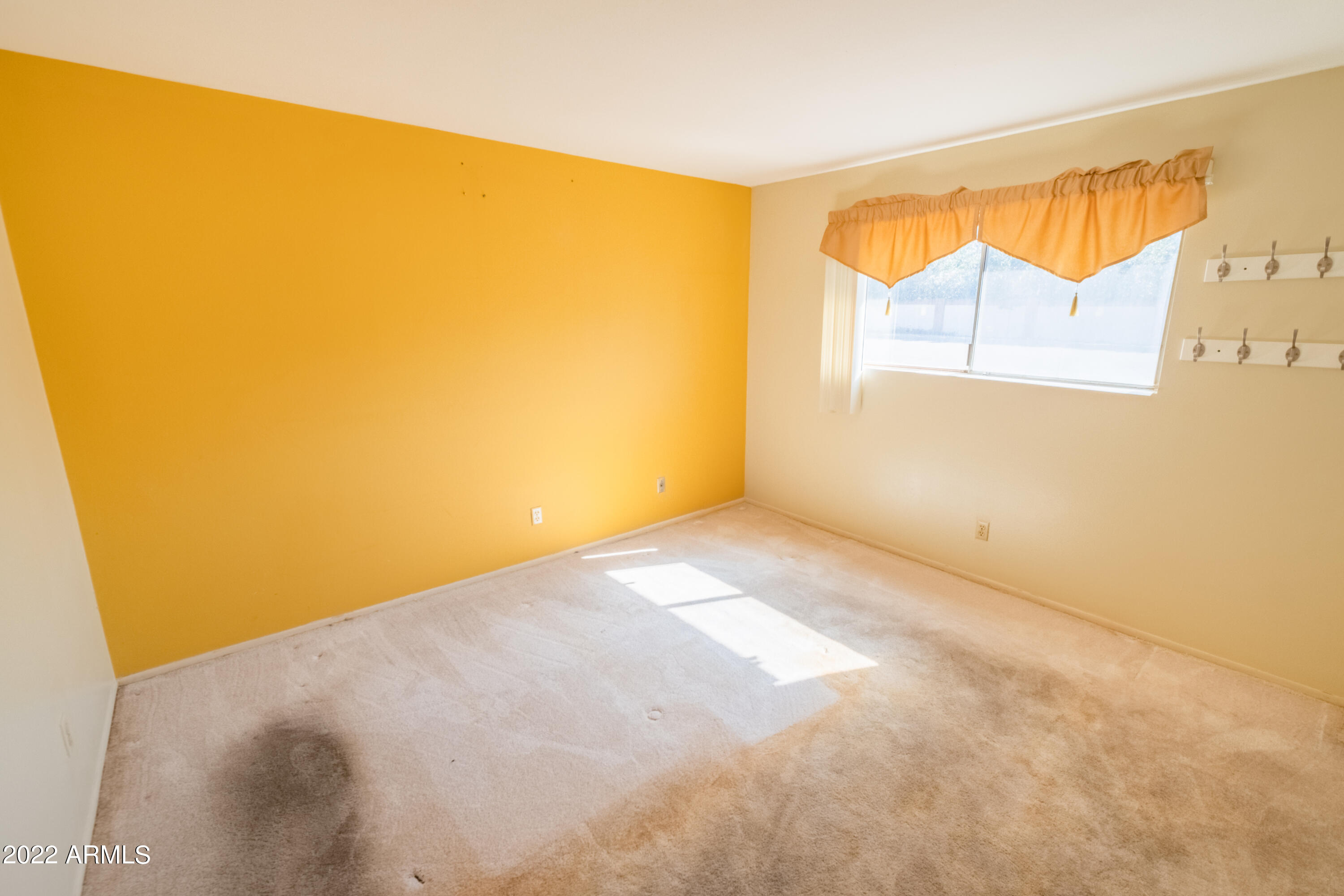 5525 East Thomas Road, Unit J2 Phoenix, AZ 85018 - Photo 7 of 21 Main Bedroom