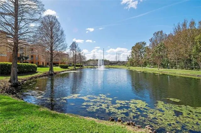 $1,950 | 5463 Vineland Road, Unit 5306, Orlando, FL 32811