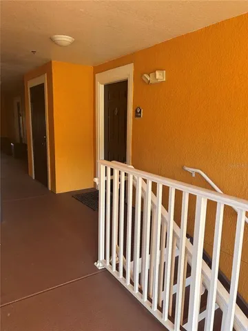 $1,950 | 5463 Vineland Road, Unit 5306, Orlando, FL 32811