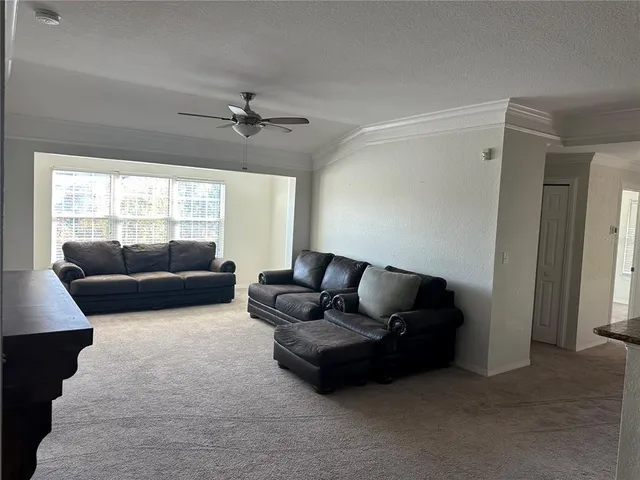 $1,950 | 5463 Vineland Road, Unit 5306, Orlando, FL 32811