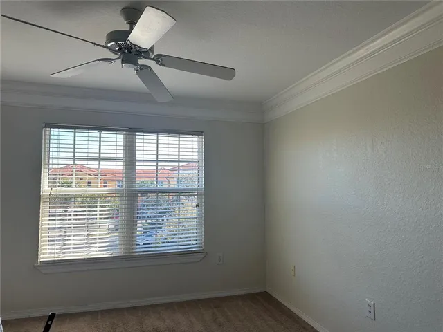 $1,950 | 5463 Vineland Road, Unit 5306, Orlando, FL 32811