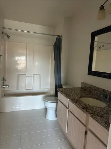 $1,950 | 5463 Vineland Road, Unit 5306, Orlando, FL 32811