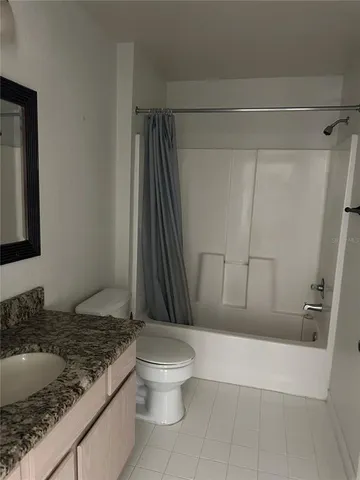 $1,950 | 5463 Vineland Road, Unit 5306, Orlando, FL 32811