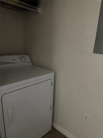 $1,950 | 5463 Vineland Road, Unit 5306, Orlando, FL 32811