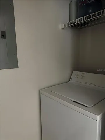 $1,950 | 5463 Vineland Road, Unit 5306, Orlando, FL 32811