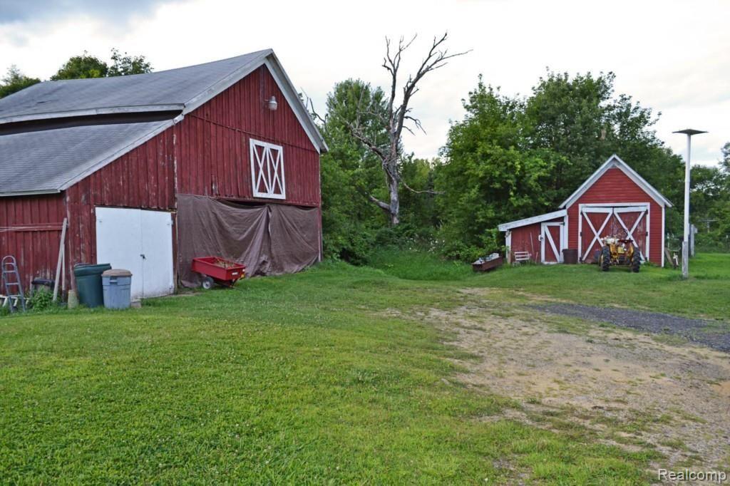 2100 Dutcher Road Howell, MI 48843 - Photo 10 of 31 DSC_3854.jpg