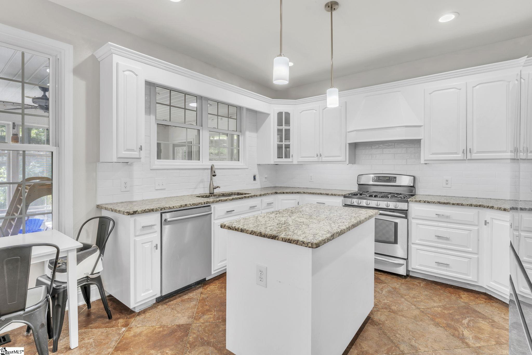 207 Devonhurst Drive Seneca, SC 29678 - Photo 13 of 45