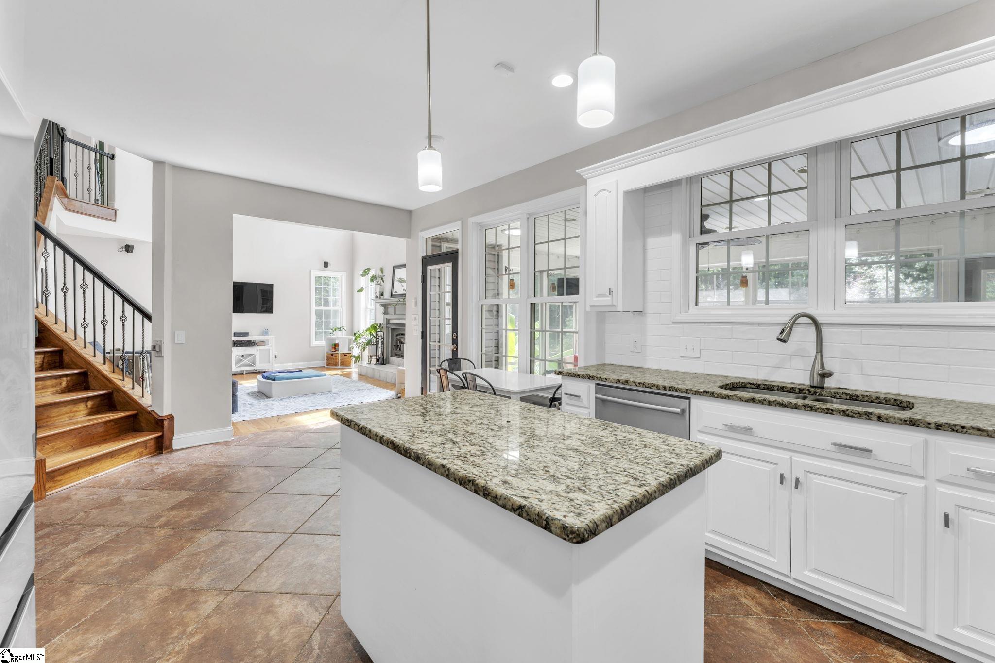 207 Devonhurst Drive Seneca, SC 29678 - Photo 15 of 45