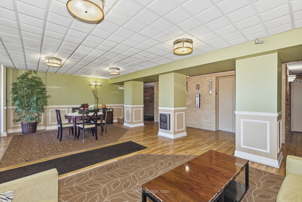 5400 Walnut Avenue, Unit 208 Downers Grove, IL 60515 - Photo 4 of 19