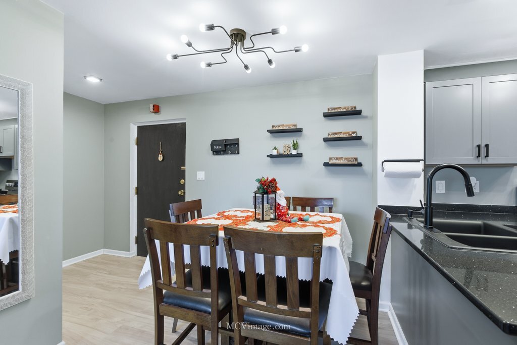 5400 Walnut Avenue, Unit 208 Downers Grove, IL 60515 - Photo 5 of 19