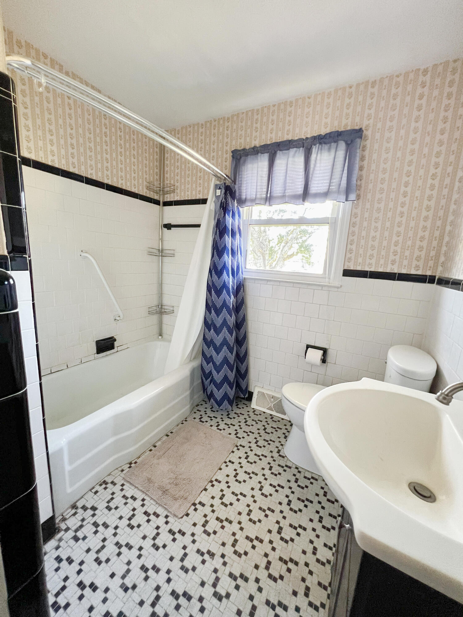 300 North Metts Street St. George, SC 29477 - Photo 6 of 15 300ba1