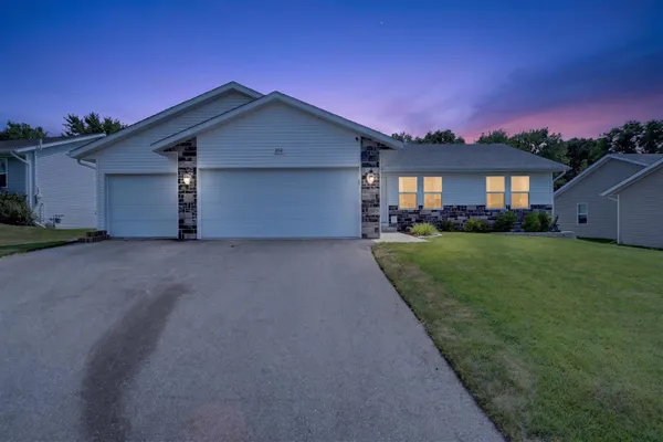 $399,900 | 3150 Emerald Drive, Janesville, WI 53546