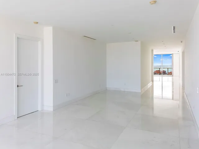 $42,000 | 800 South Pointe Drive, Unit 2103, Miami Beach, FL 33139