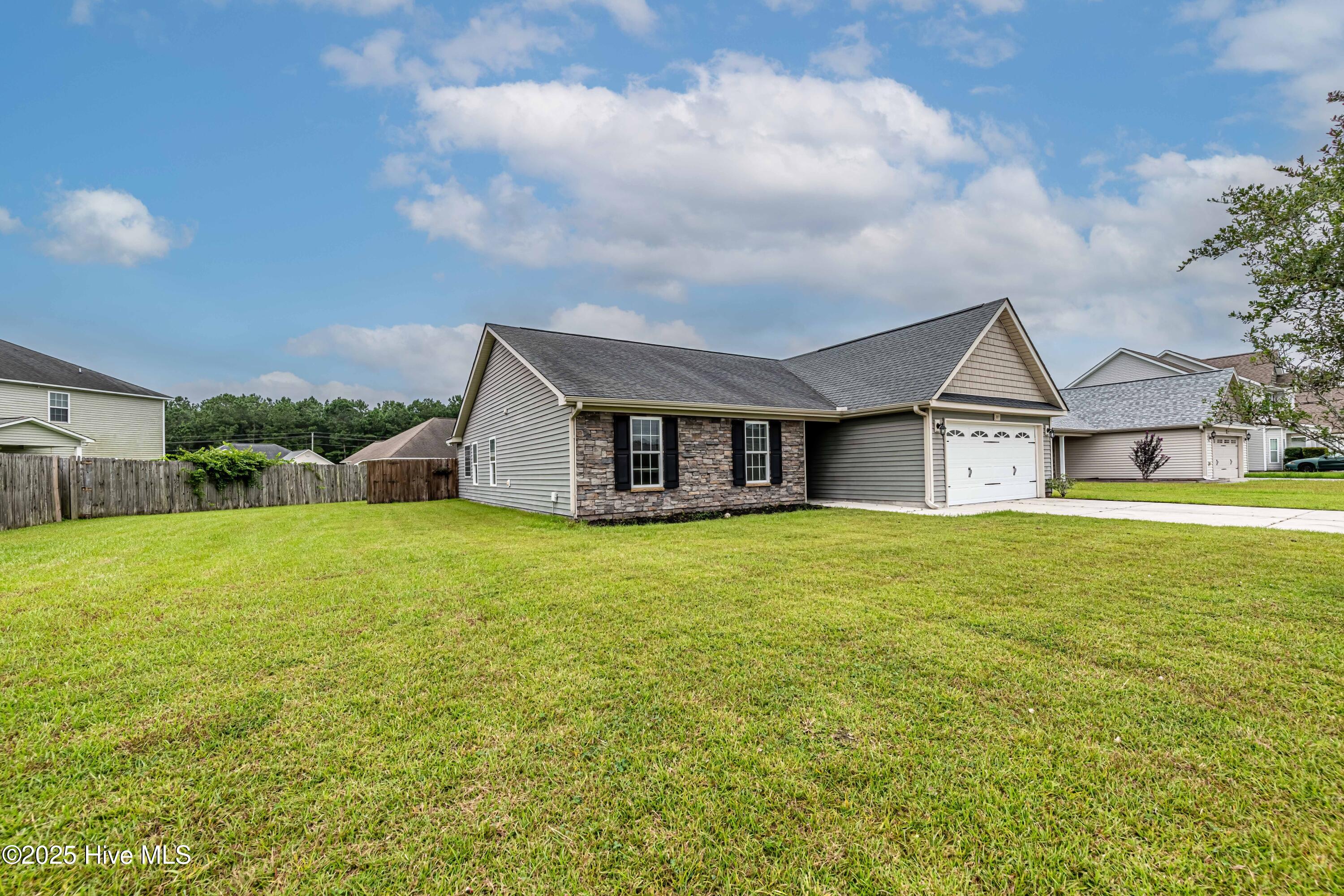 227 Merin Height Road Jacksonville, NC 28546 - Photo 3 of 45 RP (48 of 48)
