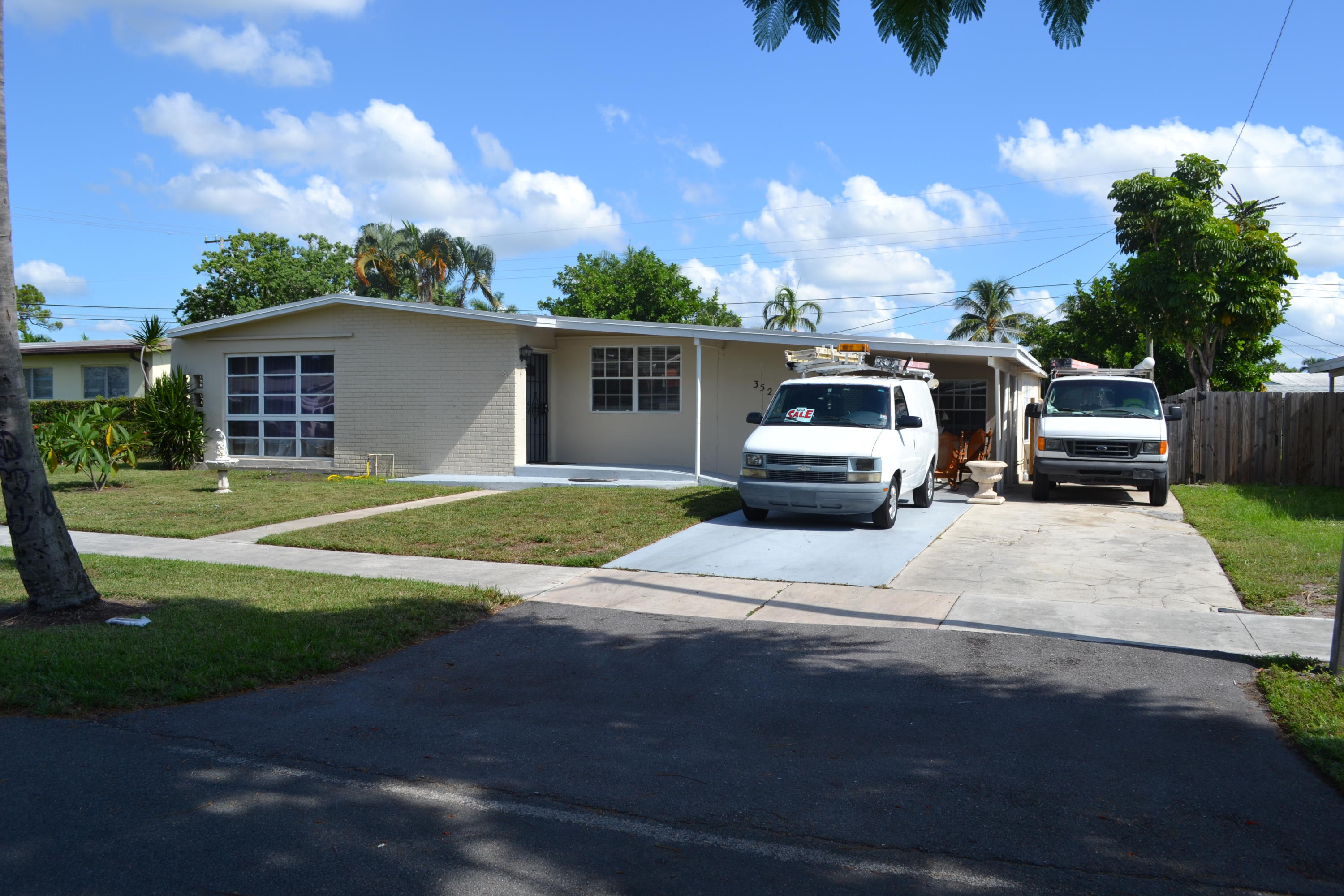 352 Ponte Vedra Road Palm Springs, FL 33461 - Photo 1 of 12 DSC_0377