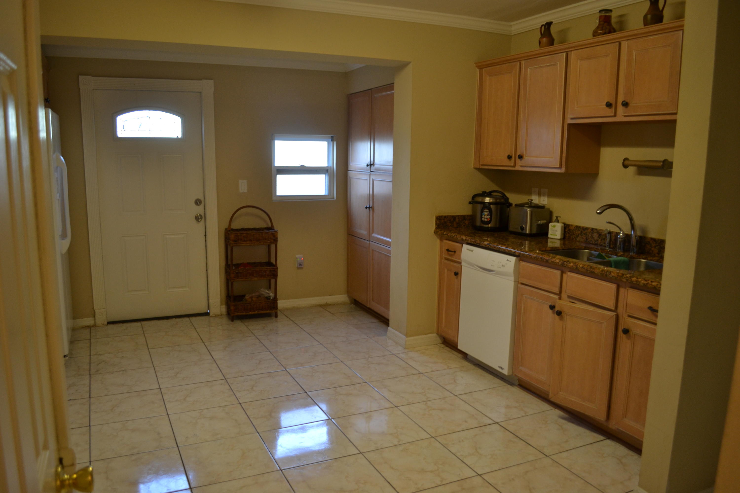 352 Ponte Vedra Road Palm Springs, FL 33461 - Photo 8 of 12 DSC_0363