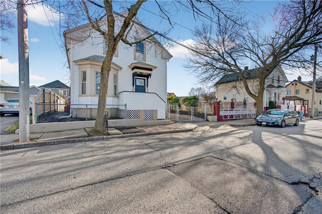 52 Sumner Avenue Cranston, RI 02920 - Photo 16 of 20