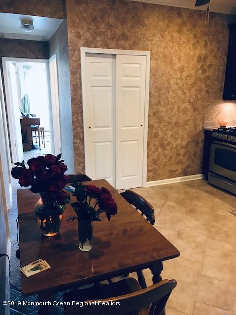 176 Stony Road Edison, NJ 08817 - Photo 8 of 29 a room with a large mirror