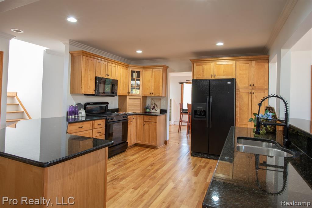 29632 Pond Ridge Road Farmington Hills, MI 48334 - Photo 11 of 32