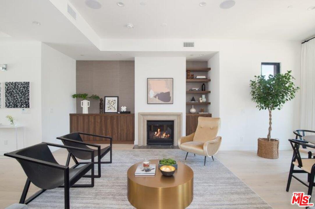 665 South Rimpau Boulevard Los Angeles, CA 90005 - Photo 2 of 31