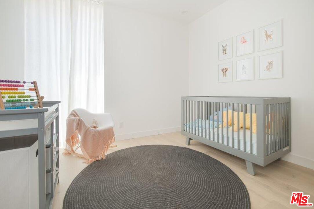665 South Rimpau Boulevard Los Angeles, CA 90005 - Photo 21 of 31