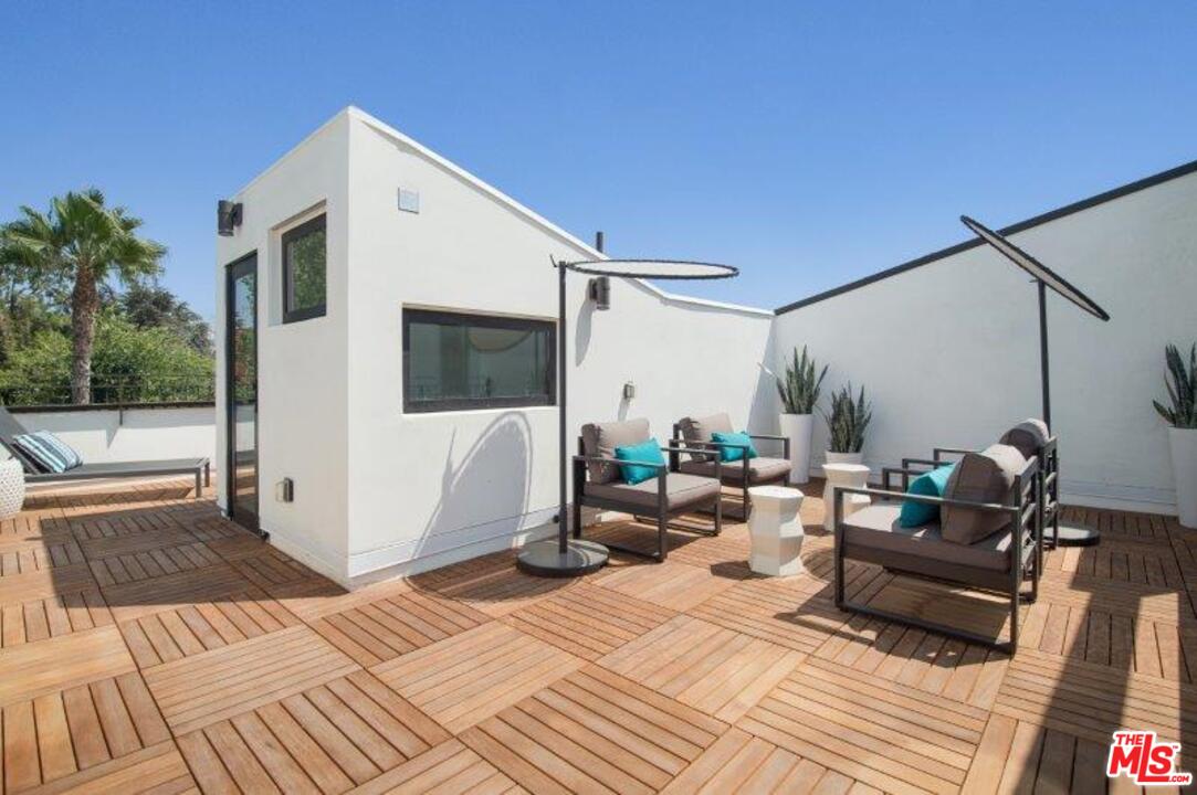665 South Rimpau Boulevard Los Angeles, CA 90005 - Photo 27 of 31