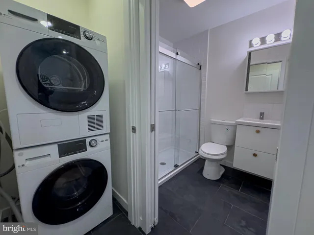 $2,200 | 2017 Green Street, Unit 3R, Philadelphia, PA 19130