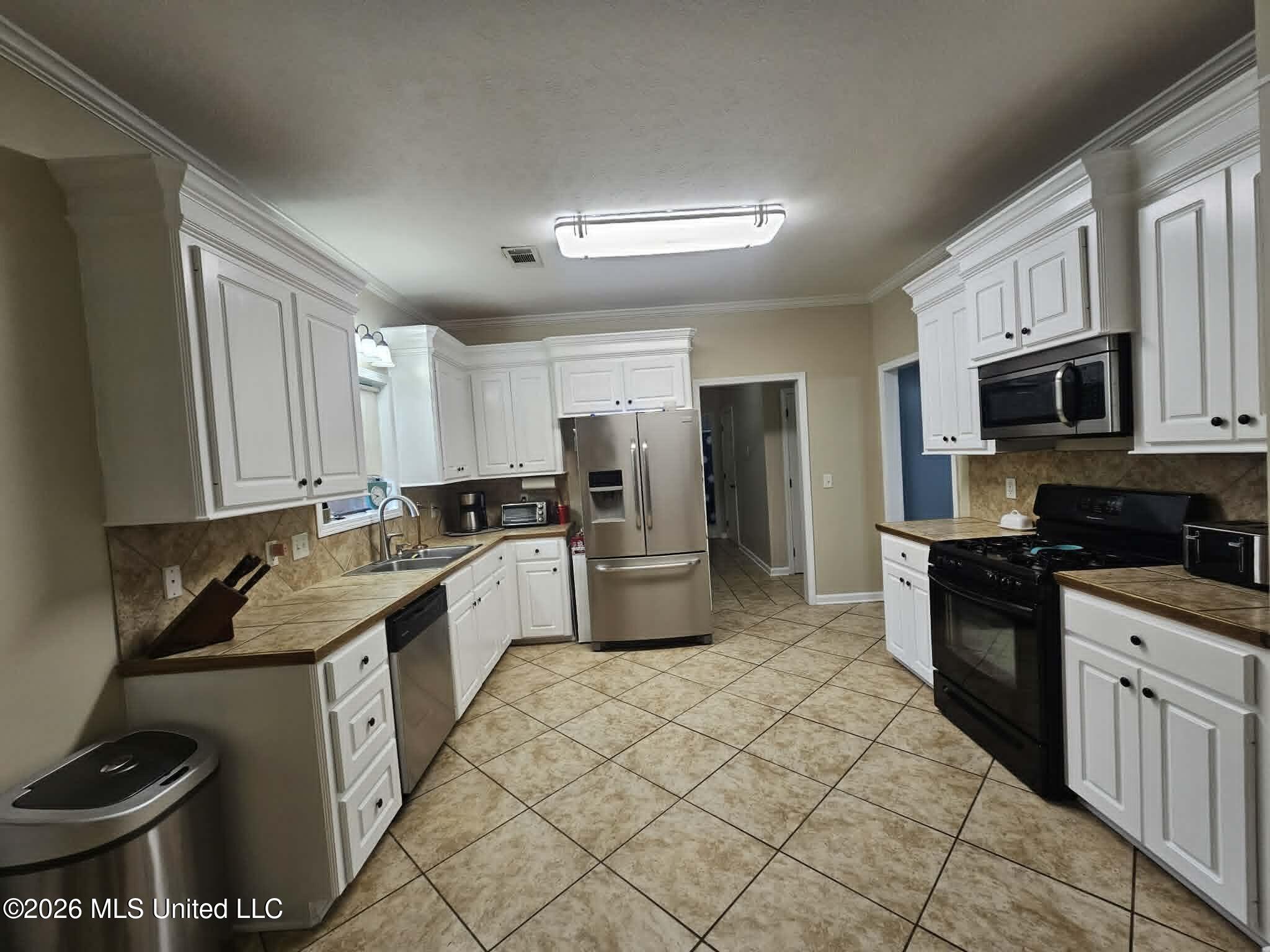 101 Grandview Drive Florence, MS 39073 - Photo 16 of 30 f2f7412c-279a-44bd-a649-b96de5f0007a