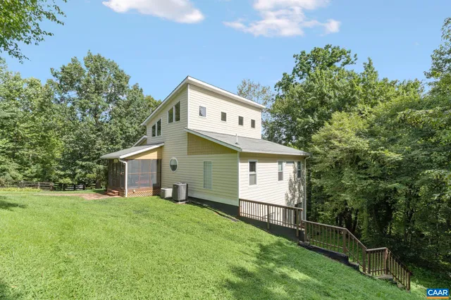 $585,000 | 62 Summit Court, Roseland, VA 22967