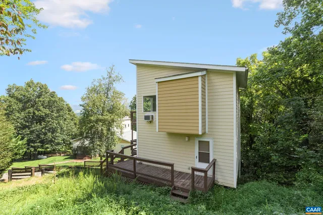 $585,000 | 62 Summit Court, Roseland, VA 22967