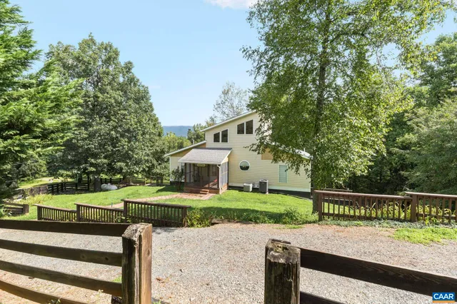 $585,000 | 62 Summit Court, Roseland, VA 22967